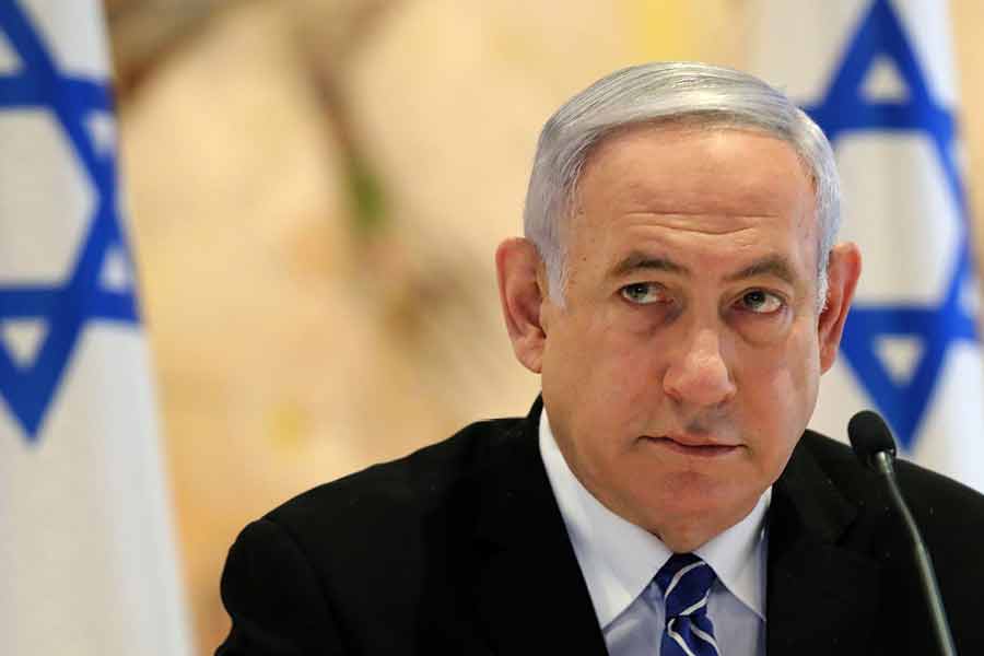 ইজরায়েলের বন্ধু আমেরিকা অবশ্য নেতানিয়াহু সরকারকে স্মরণ করিয়ে দিচ্ছে যে, চলতি টালমাটাল পরিস্থিতিতে সারা বিশ্বে একঘরে হয়ে যাওয়া কাজের কথা নয়। কিন্তু বন্ধুর পরামর্শ শুনতে রাজি নয় তেল আভিভ।