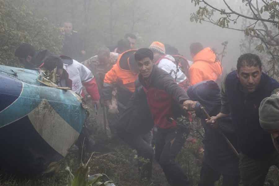 উত্তর-পশ্চিম ইরানের পূর্ব আজ়ারবাইজান প্রদেশের পাহাড়ি এলাকায় ভেঙে পড়ে রইসির কপ্টার। ইরানের পড়শি দেশ আজ়ারবাইজানের সীমান্ত ঘেঁষা এলাকাতেই দুর্ঘটনাটি ঘটে।