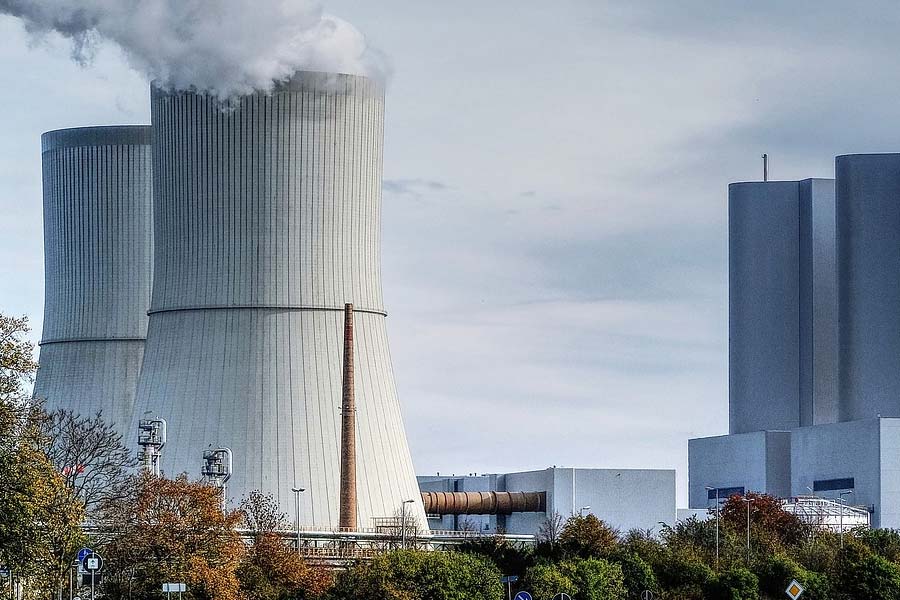 রাশিয়ার সহায়তায় এই ভাসমান পরমাণু কেন্দ্র দেশের উপকূলবর্তী এলাকা ধরে ধীর গতিতে এগোতে পারবে। যে কোনও এলাকায়, যে কোনও পরিস্থিতিতে বিদ্যুতের প্রয়োজন হলে, নিরবচ্ছিন্ন ভাবে তার জোগান দিতে পারবে এই কেন্দ্র।