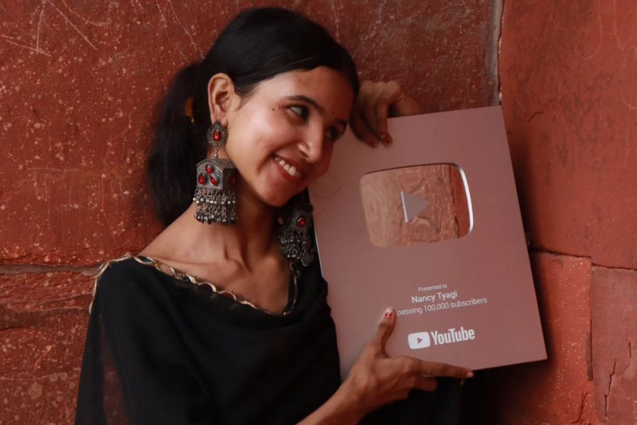 ২০২০ সালে লকডাউনের সময় বাড়িতে বন্দি থাকাকালীন ফেলে দেওয়া কাপড় থেকে নানা রকম পোশাক বানিয়ে ইনস্টাগ্রামে পোস্ট করতে শুরু করেন ন্যান্সি। সেই সব কাজ নেটাগরিকদের নজর কাড়ে। তাঁর সৃজনশীলতা মুগ্ধ করতে থাকে নেটাগরিকদের। বাড়তে থাকে অনুগামীর সংখ্যাও। উৎসাহী ন্যান্সি তাই তাঁর জামাকাপড় বানানোর শখ জারি রাখেন। তার ভিডিয়ো, ছবি পোস্টও করতে শুরু করেন। ইনস্টাগ্রাম প্রভাবী হিসাবে নিজেকে প্রতিষ্ঠিত করে ফেলেন ন্যান্সি।  সমাজমাধ্যমেই উপার্জনও শুরু করেন।