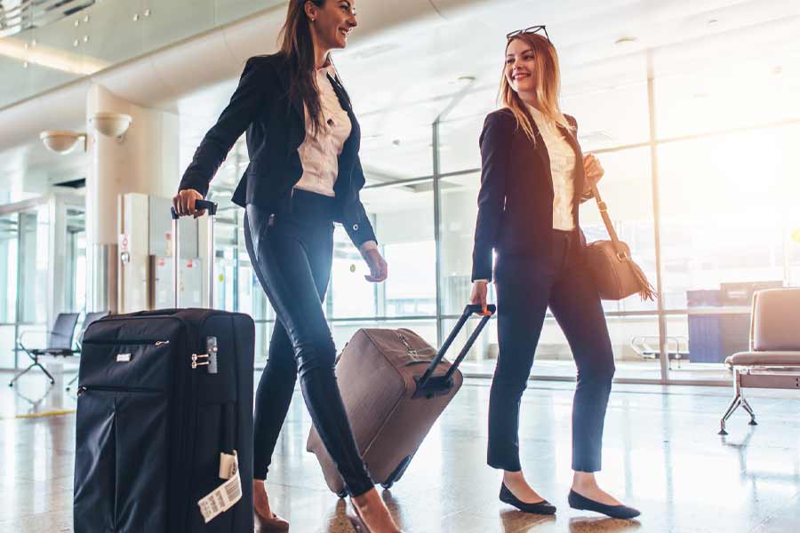 রিপোর্টে এর কারণ ব্যাখ্যা না করা হলেও প্রাথমিক ভাবে মনে করা হচ্ছে, কাজের সন্ধানেই বিদেশে পাড়ি দিচ্ছেন ভারতের বাসিন্দারা। সবচেয়ে বেশি যে দু’টি দেশে এ দেশের পুরুষেরা পাড়ি দিচ্ছেন, সেগুলি হল সৌদি আরব এবং সংযুক্ত আরব আমিরশাহি।