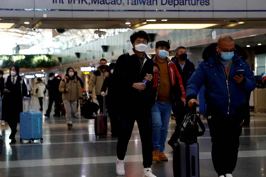 উচ্চশিক্ষার জন্য প্রতি বছর বহু সংখ্যক পড়ুয়া বিদেশে পাড়ি দেন। তবে এই বিষয়ে শীর্ষস্থান দখল করেছে চিন। সে দেশ থেকেই সবচেয়ে বেশি পড়ুয়া বিদেশে পড়তে যান।