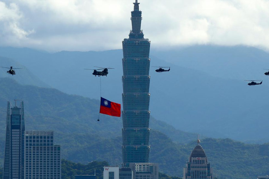 তাইওয়ানের সঙ্গে সম্পর্ক আরও নিবিড় করার ইঙ্গিত দিয়ে সম্প্রতি তাইওয়ানের প্রবীণ নাগরিক ইয়ুং লিউকে দেশের তৃতীয় সর্বোচ্চ নাগরিক সম্মান পদ্মভূষণ দিয়েছে ভারত। 