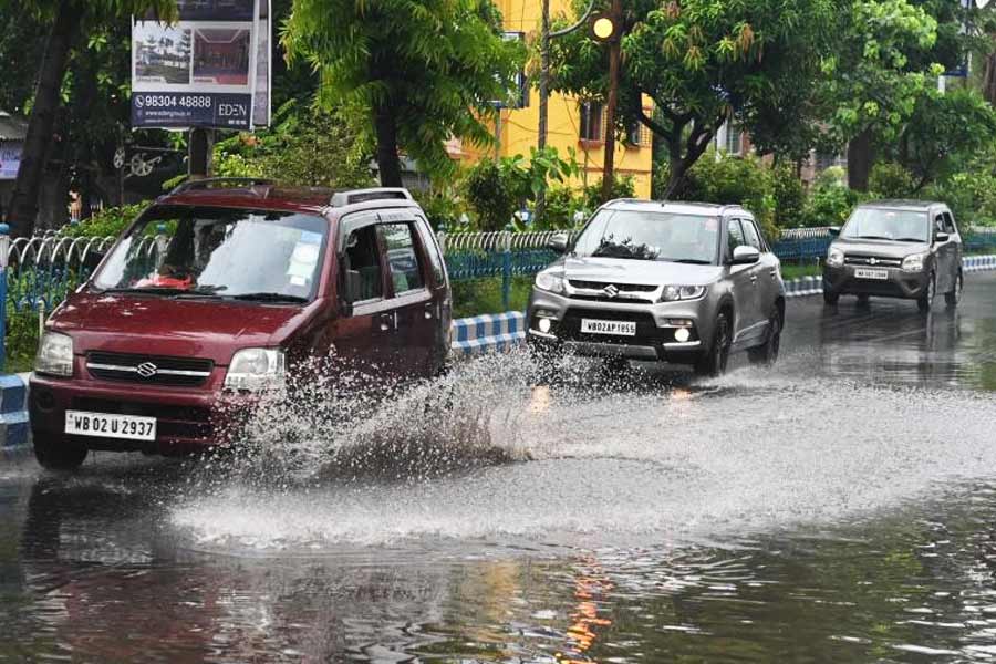 Five road safety tips for car driving in rainy season dgtl
