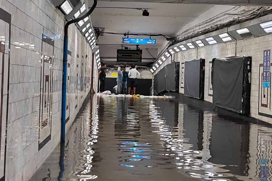 Why park street metro station is waterlogged after rain amid Cyclone Remal in Kolkata dgtl