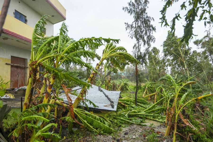 Aftermath of cyclone Remal and effect on several areas on West Bengal dgtl