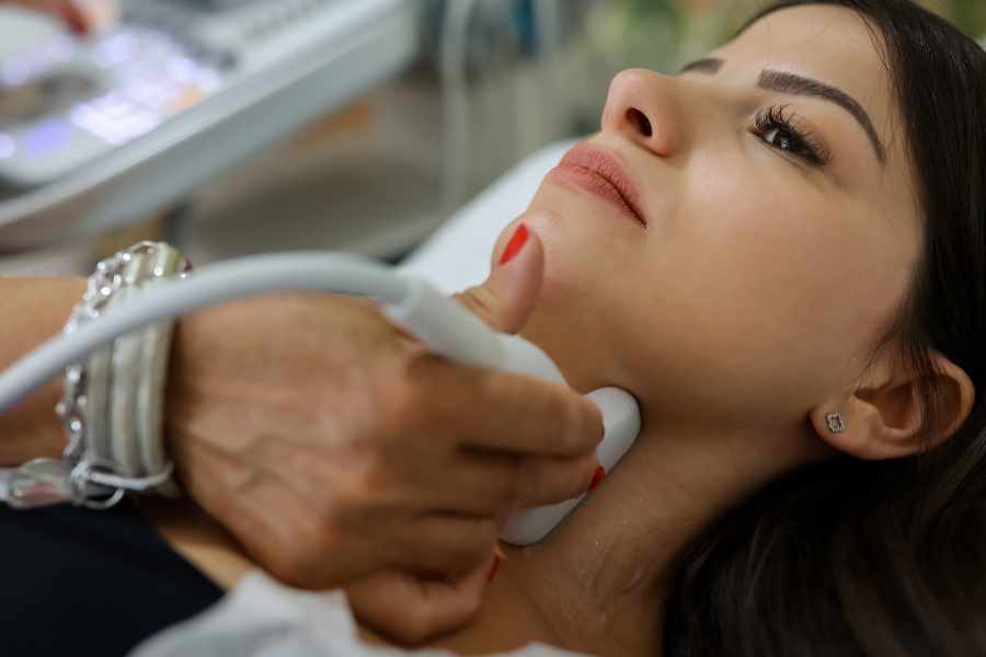 Easy tips to keep your thyroid level in control and stay healthy