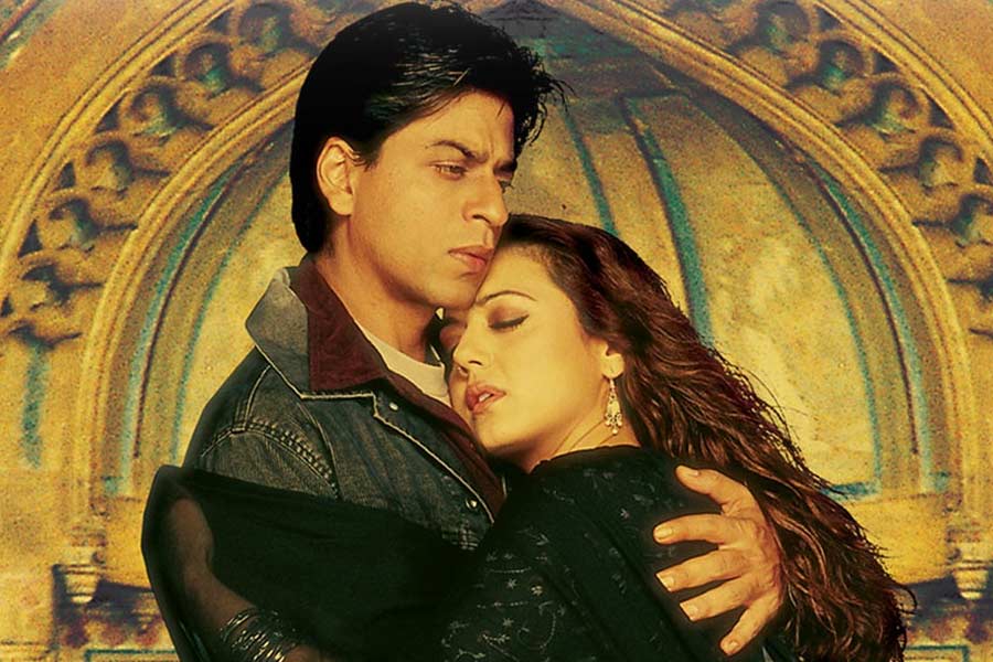 ‘বীর জ়ারা’ ছবির চিত্রনাট্য অনুযায়ী অভিনেত্রীর বাড়ির ঠিকানা পাকিস্তানে। বলিপাড়া সূত্রে খবর, পটৌডি প্যালেসের ভিতর সেই দৃশ্যগুলি শুট করা হয়েছিল।