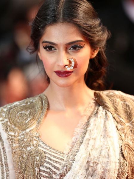 These Seven Indian Bollywood actresses flaunted sarees at international events dgtl