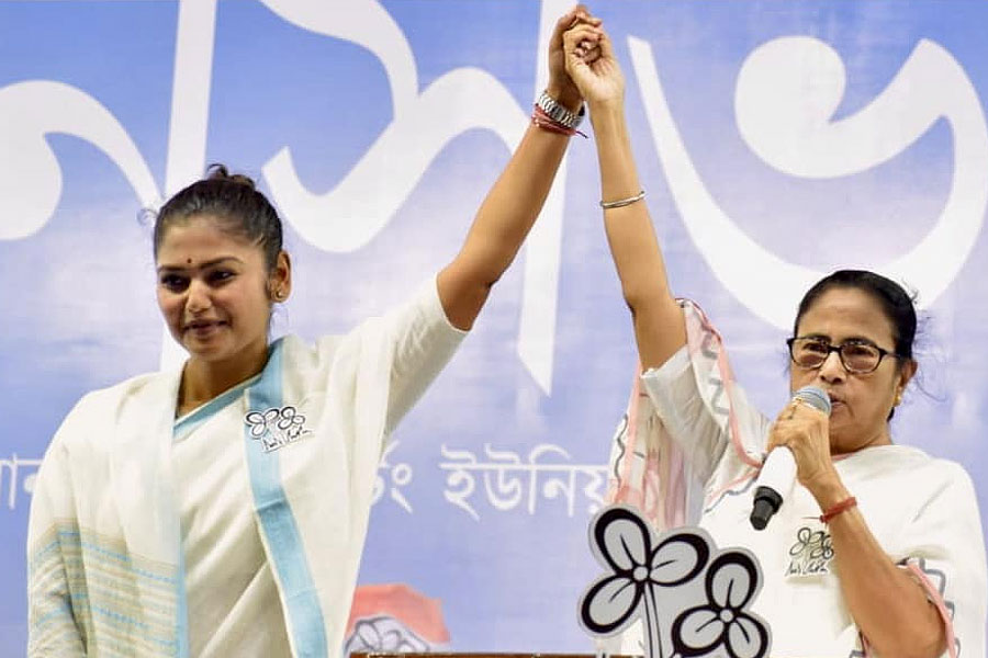 A tale of Saayoni Ghosh, TMC candidate of Jadavpur and her relation with Mamata Banerjee and Abhishek Banerjee