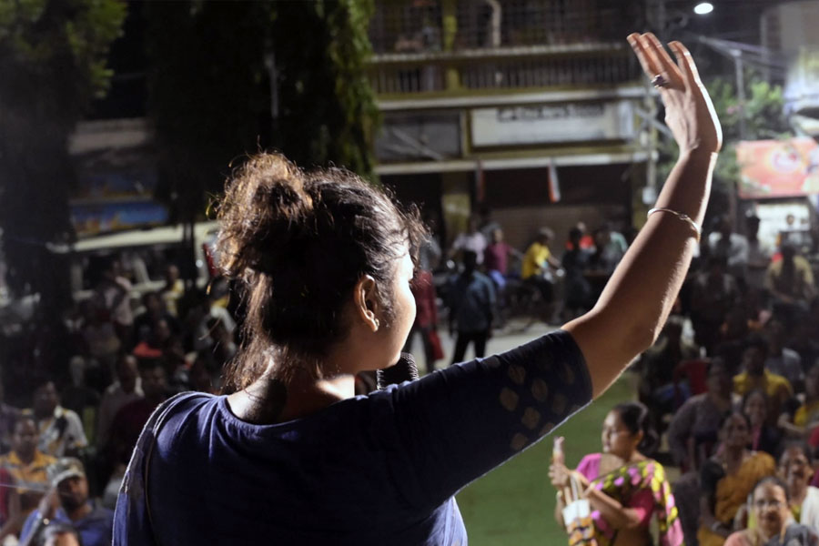 A tale of Saayoni Ghosh, TMC candidate of Jadavpur and her relation with Mamata Banerjee and Abhishek Banerjee