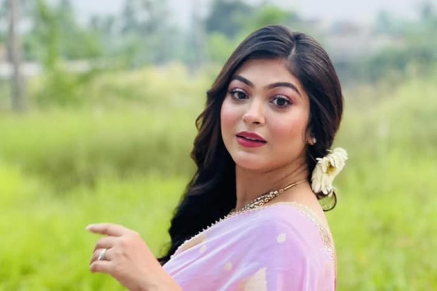 Bengali actress Rooqma Ray facing problem regarding her fake profile on social media