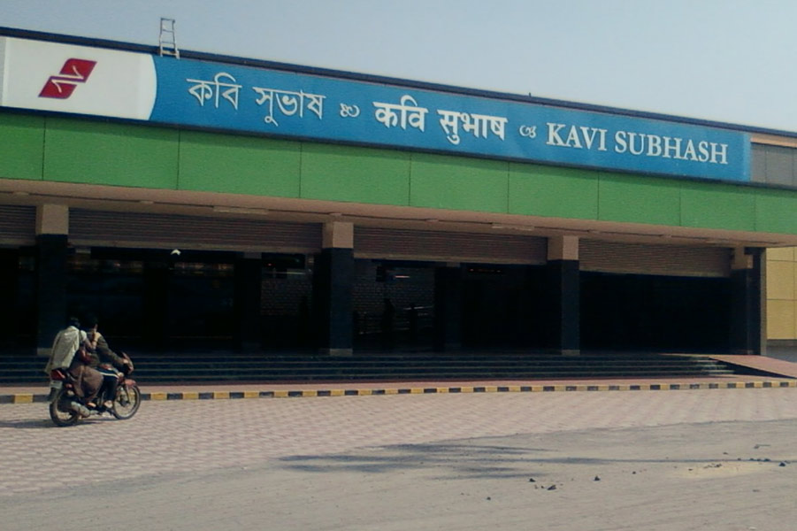 Commuters and Local residents are facing problems due to the ventilation system of Kavi Subhash Metro Station