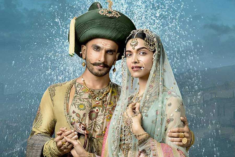 Multi starrer bollywood movies that got flopped at the box office