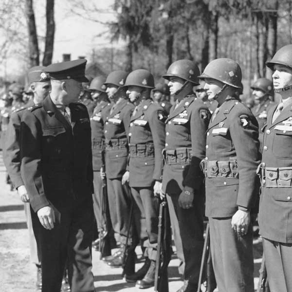 Colonel Harland Sanders A man who fails many times in life retired as billionaire