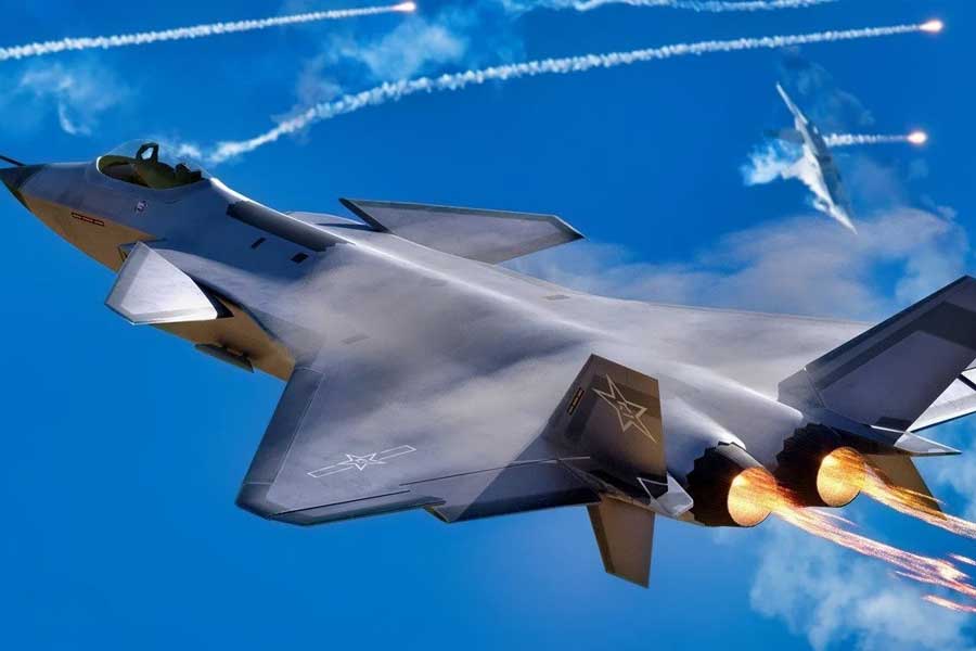 সচরাচর চিনের পূর্বাংশে জে-২০ যুদ্ধবিমানগুলি মোতায়েন থাকে। কিন্তু হঠাৎ করে ভারত সীমান্তের এত কাছে এগুলি কেন মোতায়েন করা হল, তা নিয়েই শুরু হয়েছে ধন্দ। এর আগেও ২০২০ এবং ২০২৩ সালে শিনজিয়াং-এ দেখা গিয়েছিল এই বিমান। তবে  এত বেশি পরিমাণে এই যুদ্ধবিমান এর আগে মোতায়েন করা হয়নি।