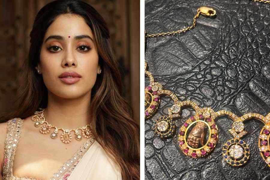 Janhvi Kapoor styles cricket inspired accessories for Mr & Mrs Mahi Promotions