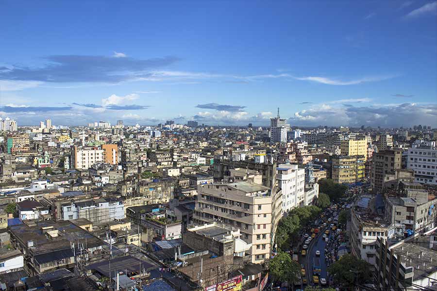 Mostly dry weather forecast in Kolkata while light rain may occur in the mountains dgtl