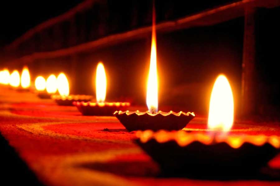 হিমাচল প্রদেশের হামিরপুর জেলা থেকে ২৫ কিলোমিটার দূরে রয়েছে সাম্মো গ্রাম। পাহাড়ের কোলে এই গ্রামটি বেশ নিরিবিলি। পর্যটকদের ভিড়ও খুব একটা নেই। তবে প্রাকৃতিক সৌন্দর্যে মোড়া এই গ্রামটিকে জড়িয়ে রয়েছে এক তরুণীর ‘অভিশাপ’।