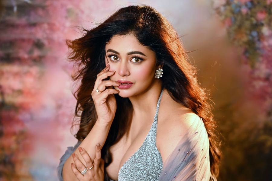 ঋতাভরীর পরিবারে আসতে চলেছে নতুন অতিথি, নারীদিবসের দিনই সুখবর দিলেন নায়িকা