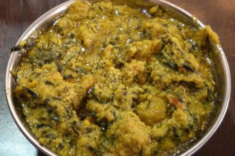 এবং এখানে গেলে অবশ্যই খেয়ে দেখুন কচুপাতা চিংড়ি ভাপা। ঠিকানা: ৭এ, মারকুইস স্ট্রিট, ধর্মতলা, তালতলা।   