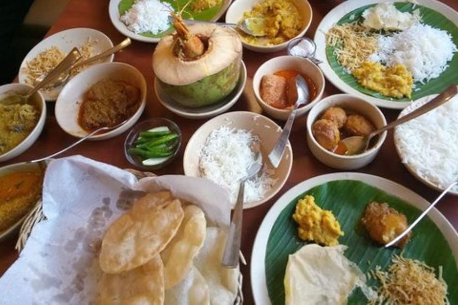 মান্না দের বিখ্যাত গান ‘আমি শ্রী শ্রী ভজহরি মান্না’র অনুকরণেই এই নাম। এদের হিন্দুস্থান রোডের আউটলেটটি সবচেয়ে বেশি জনপ্রিয়। ঠিকানা: ১৮/১এ, হিন্দুস্থান রোড, ডোভার টেরেস।  