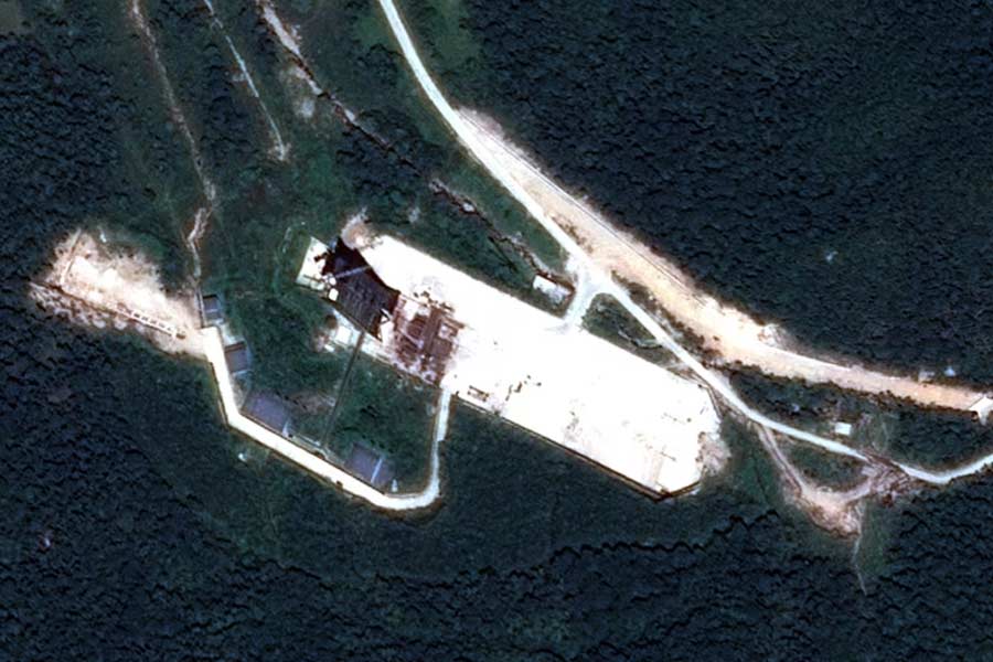 North Korea dug large ditches at border of South Korea may trigger war in Korean Peninsula 