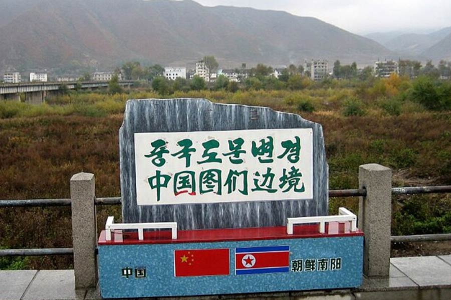 North Korea dug large ditches at border of South Korea may trigger war in Korean Peninsula 