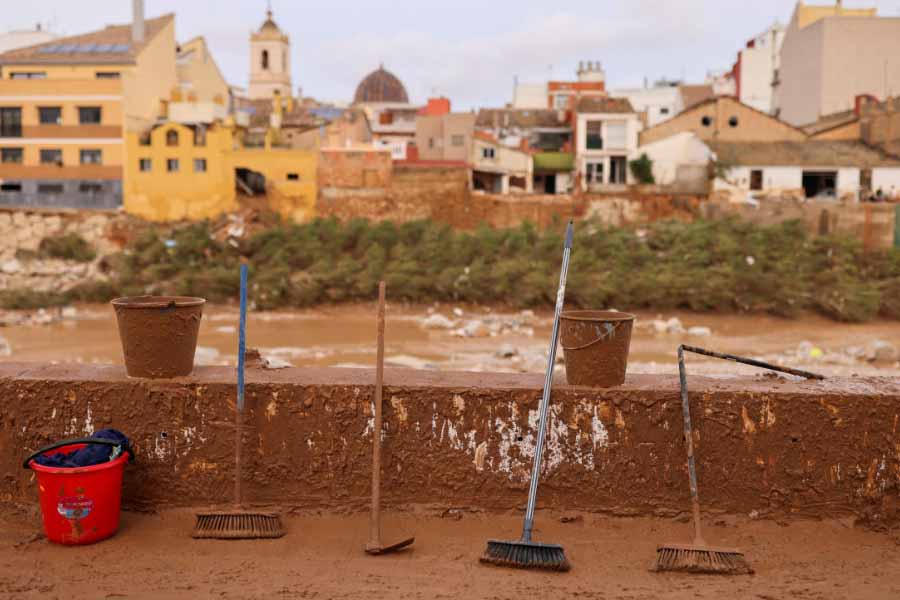Spain flood devastated southern parts of the country death toll raises more than 200 