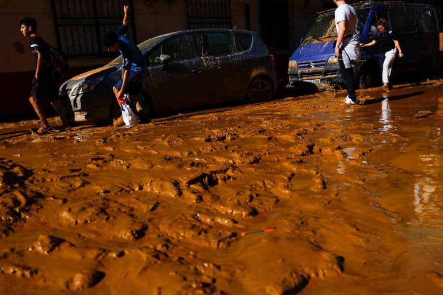 Spain flood devastated southern parts of the country death toll raises more than 200 