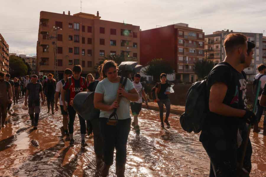 Spain flood devastated southern parts of the country death toll raises more than 200 