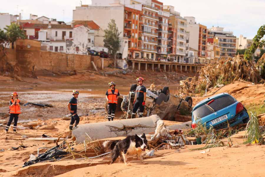 Spain flood devastated southern parts of the country death toll raises more than 200 