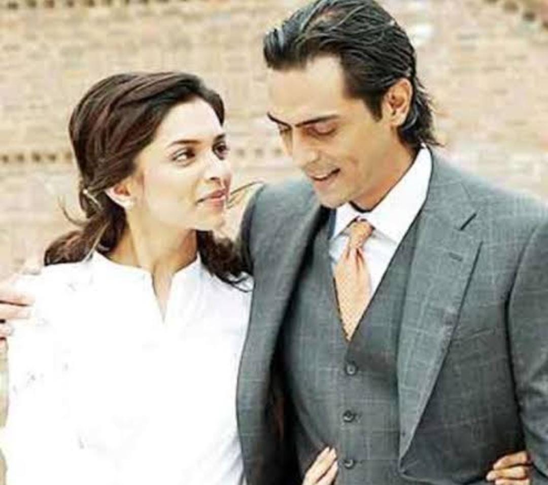 অর্জুন রামপাল এবং দীপিকা পাড়ুকোন (হাউসফুল)- ‘ওম শান্তি ওম’ ছবিতে ঠিক যতটা জনপ্রিয়তা কুড়িয়েছিল দীপিকা পাড়ুকোন এবং অর্জুন রামপালের জুটি, ঠিক ততটাই মনে ধরেছিল তাঁদের ভাই-বোনের সম্পর্কের রসায়ন। 