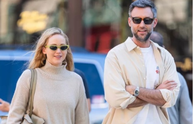 দ্বিতীয় সন্তানের মা হতে চলেছেন হলিউড তারকা জেনিফার লরেন্স। ভারতে যখন উৎসবের মরসুম, বিদেশ থেকেও এল সুখবর।