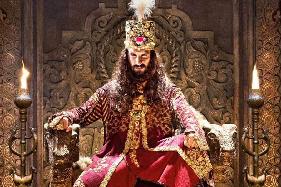 ২০১৮ সালে ভন্সালীর পরিচালনায় প্রেক্ষাগৃহে মুক্তি পায় ‘পদ্মাবত’। এই ছবিতে মুখ্যচরিত্রে অভিনয় করতে দেখা যায় দীপিকা পাড়ুকোন, শাহিদ কপূর এবং রণবীর সিংহকে।