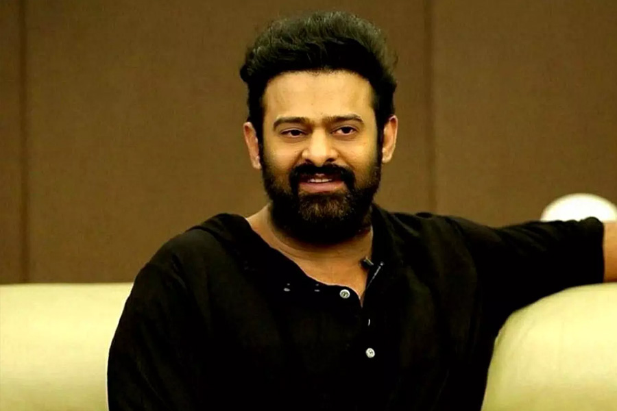 ‘পদ্মাবত’ ছবিতে রতন সিংহের চরিত্রে অভিনয় করলে নাকি দর্শকের মনে তেমন প্রভাব পড়বে না বলে মনে হয়েছিল অভিনেতার। সে কারণেই আর ভন্সালীর ছবিতে অভিনয় করতে চাননি প্রভাস।