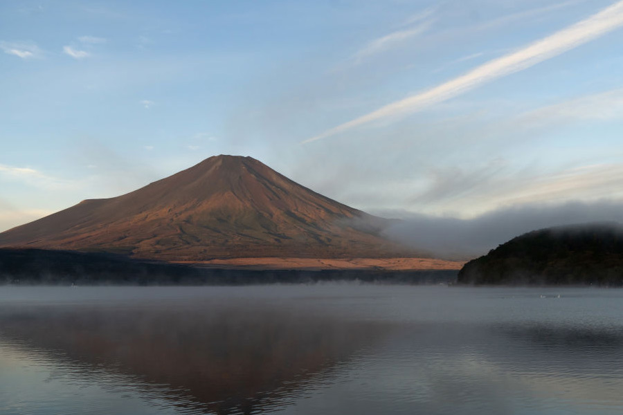 Mount Fuji Japan iconic mountain remains snowless breaks 130 year record 
