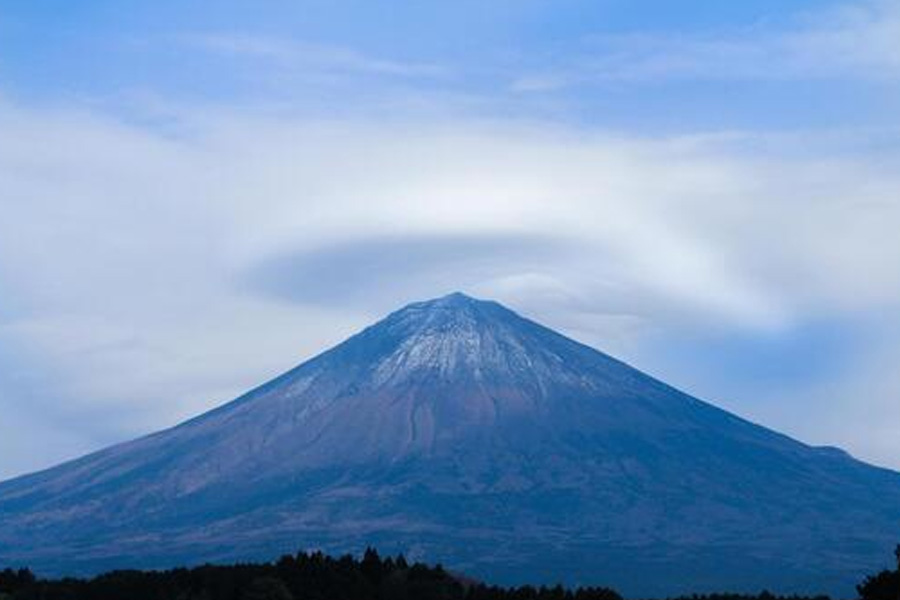 Mount Fuji Japan iconic mountain remains snowless breaks 130 year record 