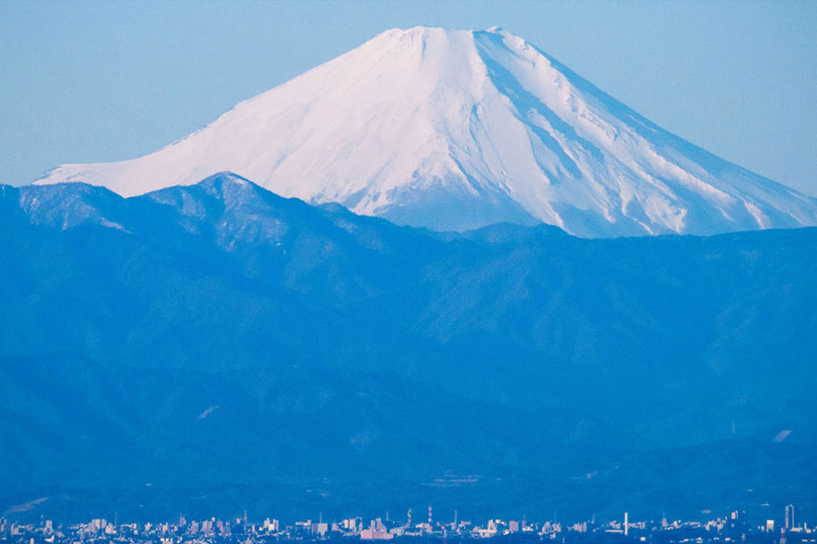 Mount Fuji Japan iconic mountain remains snowless breaks 130 year record 