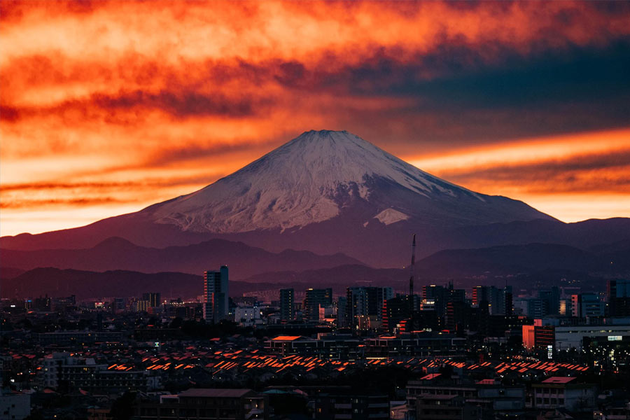 Mount Fuji Japan iconic mountain remains snowless breaks 130 year record 