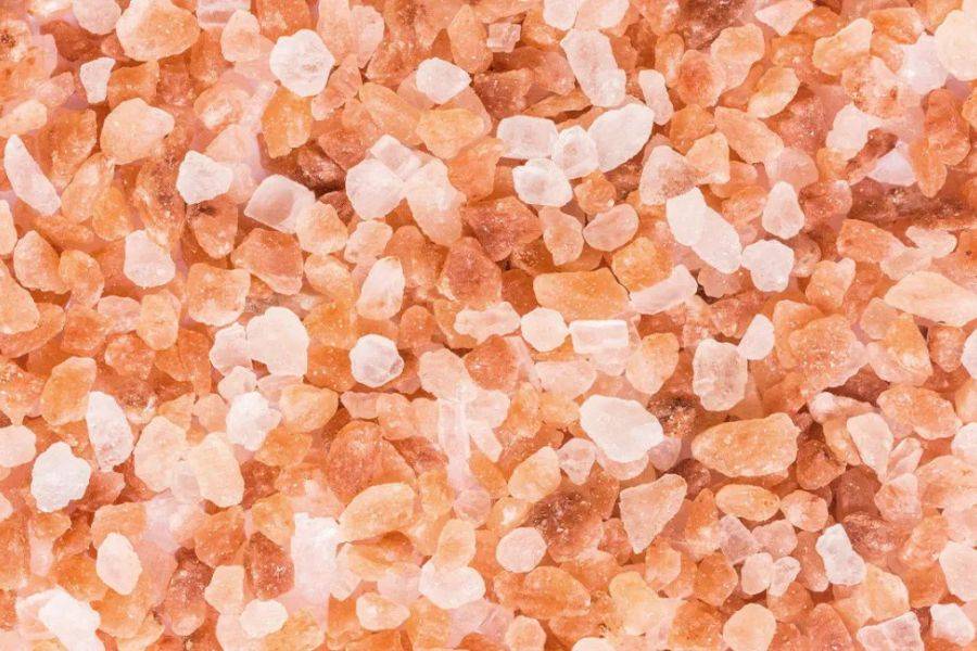 ভোগ যখন বানাবেন, তখন সাধারণ নুনের বদলে সৈন্ধব লবন দিয়ে বানান। 