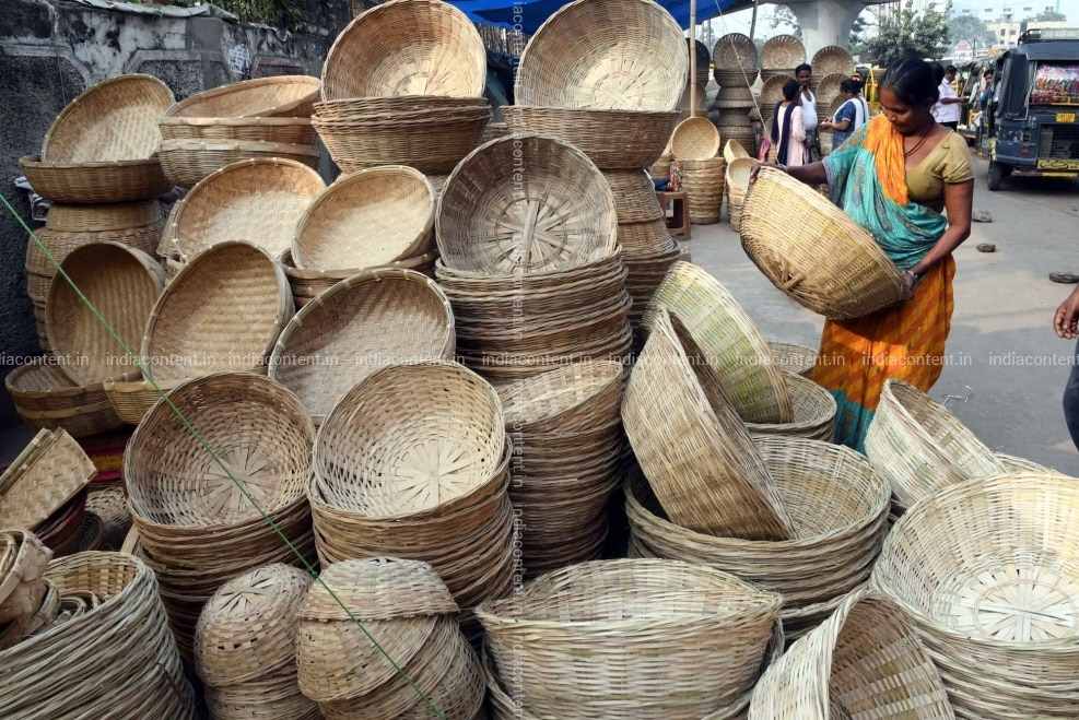 পুজোর জন্য কোনও ভাঙা বা পুরনো ঝুড়ি ব্যবহার করা যাবে না। 
