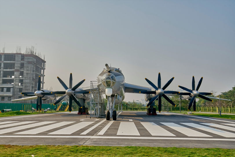 এয়ারক্র্যাফট মিউজিয়াম: কলকাতার নিউটাউনে এই মিউজিয়ামটি ভারতের সামরিক মিউজিয়ামগুলির মধ্যে অন্যতম। এখানে যুদ্ধবিমানের ভিতরে ঢুকে সাধারণ মানুষ সমস্ত খুঁটিনাটি জেনে নিতে পারেন।  