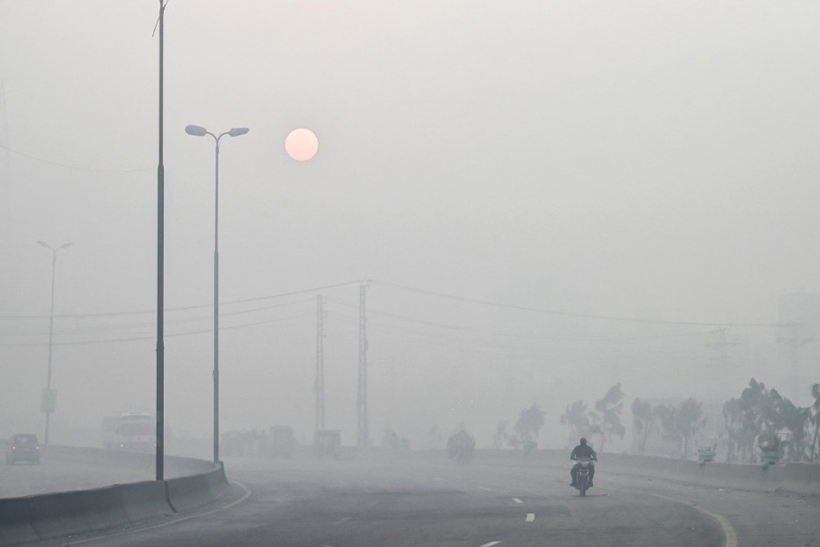 Lahore air pollution record high Pakistan alleged India for smog situation 