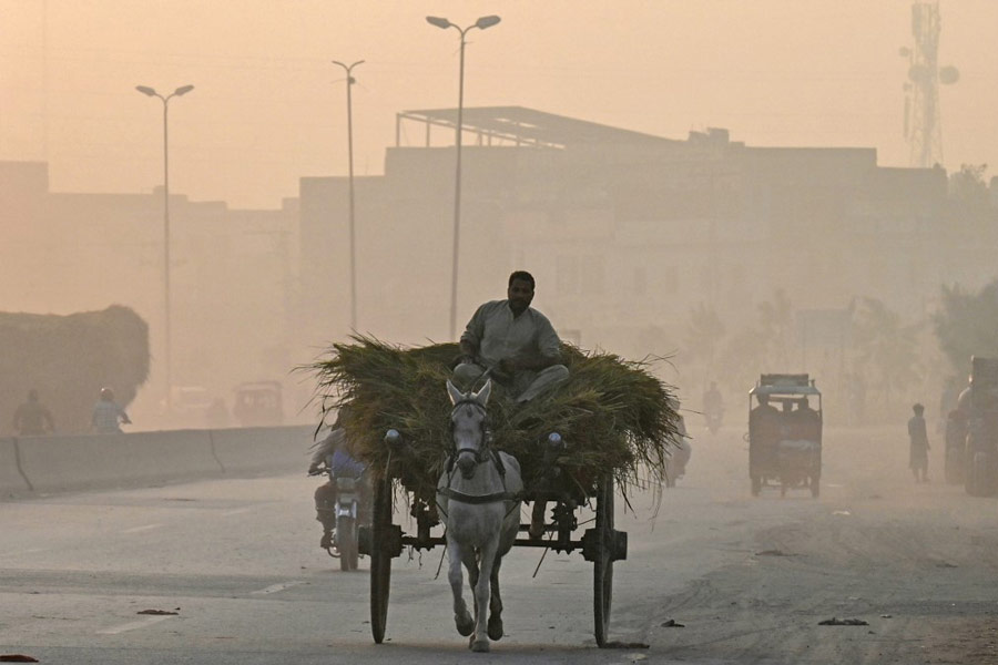Lahore air pollution record high Pakistan alleged India for smog situation 