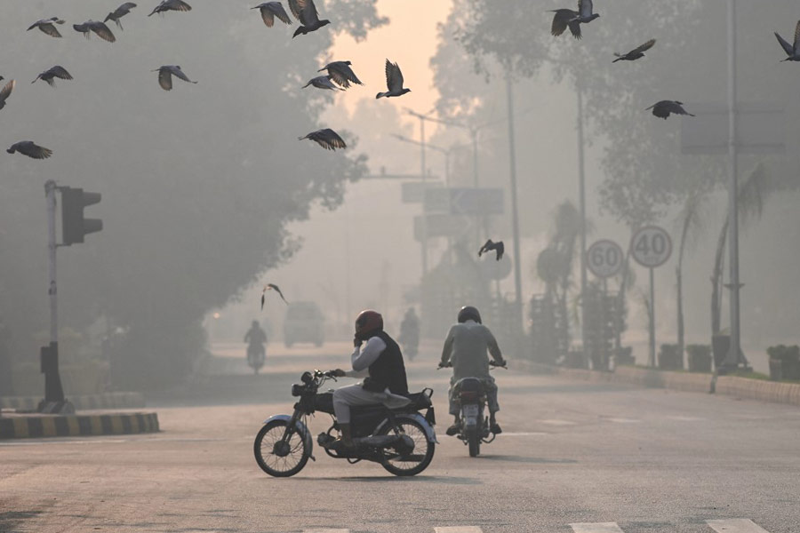 Lahore air pollution record high Pakistan alleged India for smog situation 