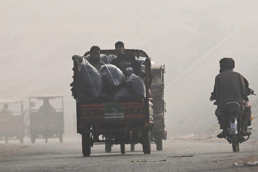 Lahore air pollution record high Pakistan alleged India for smog situation 