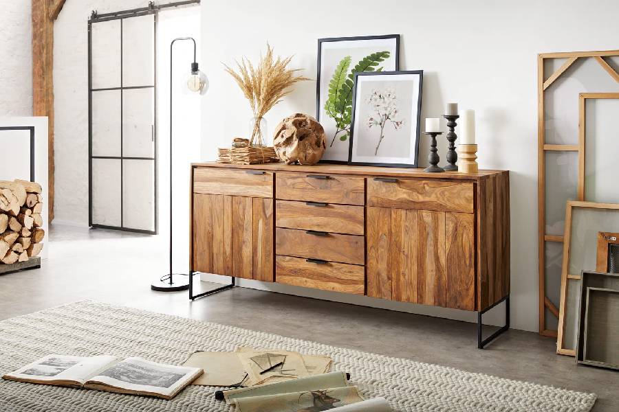 এই ধরনের আসবাবপত্র টিভি রাখতেও ব্যবহার করা যায়, আবার জিনিসপত্রও রাখা যায়।