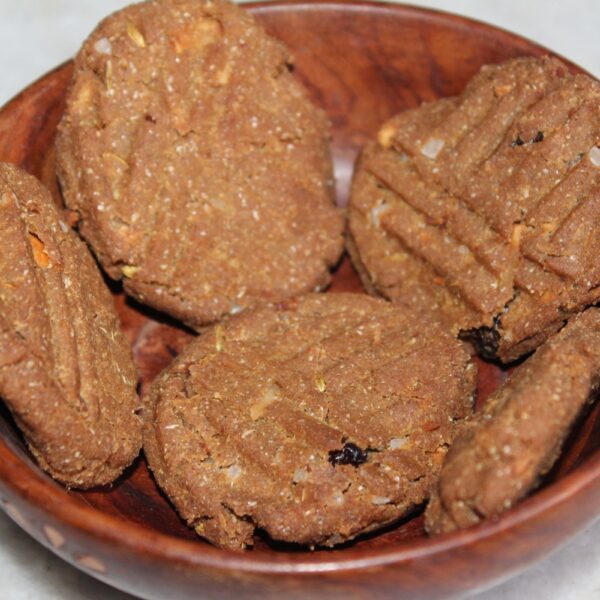 এর পরে ইচ্ছামতো ছাঁচে ফেলে ভেজে নিলেই তৈরি ওট্স ঠেকুয়া। তবে আরও বেশি স্বাদের জন্য এর মধ্যে এলাচ অথবা জায়ফল গুঁড়ো দিতে পারেন। এই প্রতিবেদনটি ‘আনন্দ উৎসব’ ফিচারের একটি অংশ।