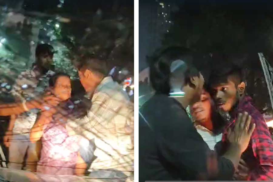 Allegation of attack on a group of protestors at Kolkata dgtl